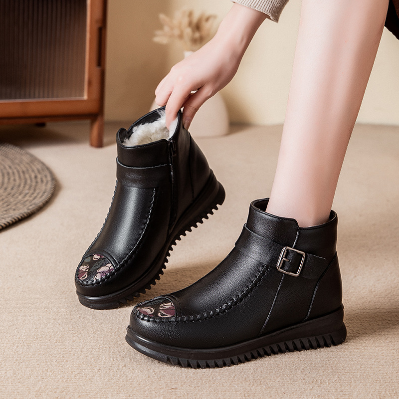 新款冬季真皮加绒加厚保暖鞋中老年人短靴防滑软底平底奶奶鞋皮鞋
