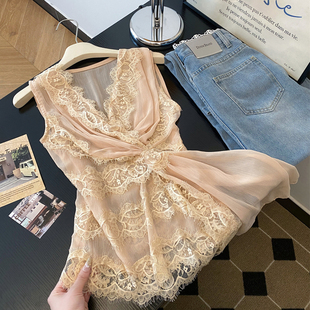 Jade Closet直营店推荐~美德拉纯欲风设计感洋气v领无袖蕾丝小衫