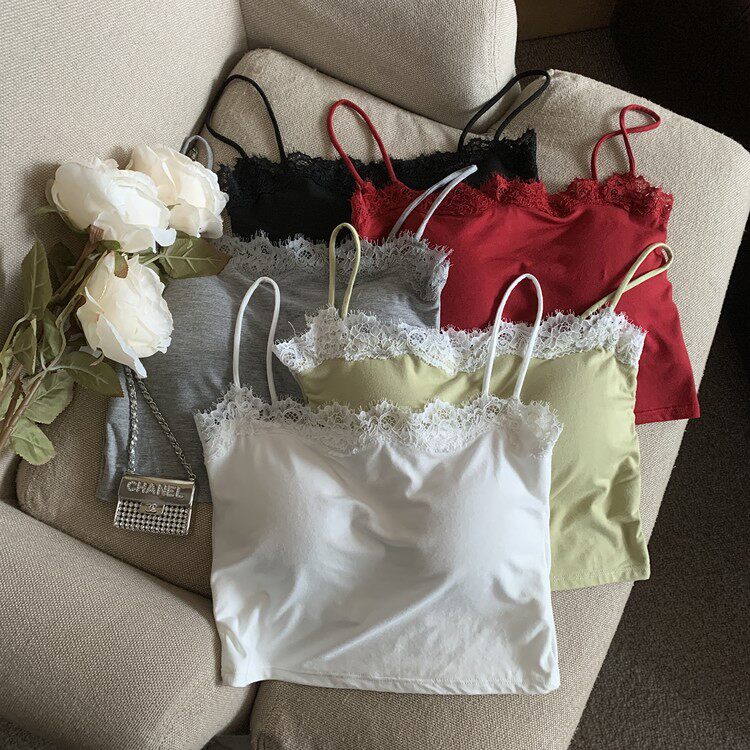 Jade Closet直营店推荐~纯欲风辣妹蕾丝拼接吊带有胸垫短装背心女