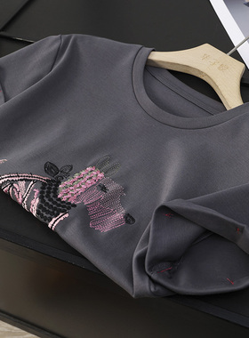 华子家 重工小狗刺绣圆领短袖t恤女25夏季新款宽松显瘦上衣42990