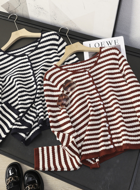 华子家 设计感镂空条纹宽松显瘦圆领长袖针织开衫女2025秋季44566