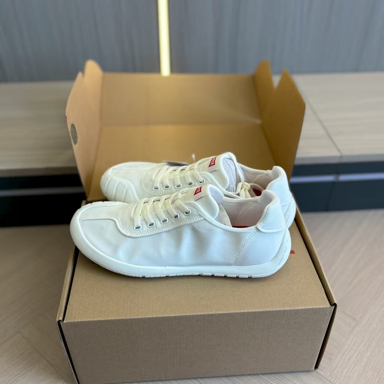 纯原西班牙小众真皮网面男鞋休闲运动鞋百搭时尚小白鞋户外轻拒水