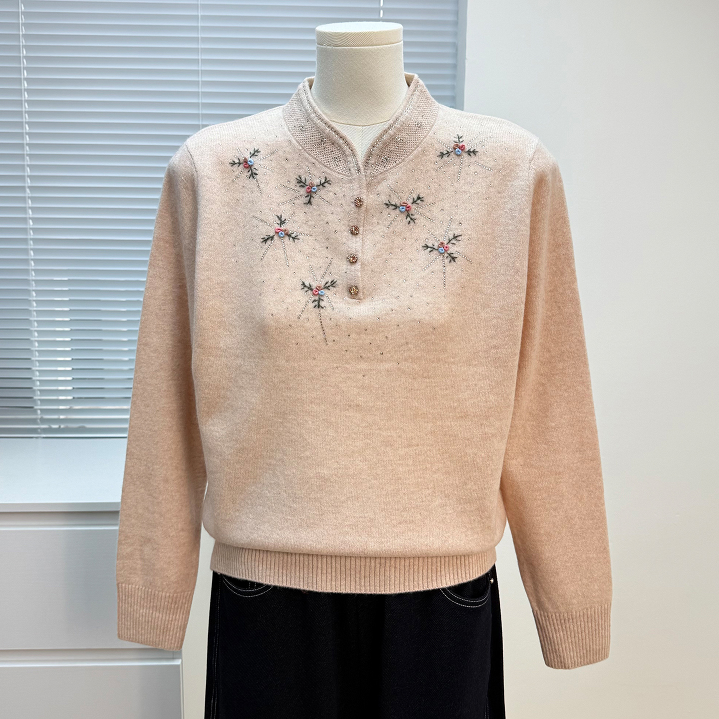 妈妈装洋气新款羊毛衫女100纯羊毛中老年女装绣花毛衣内搭打底衫