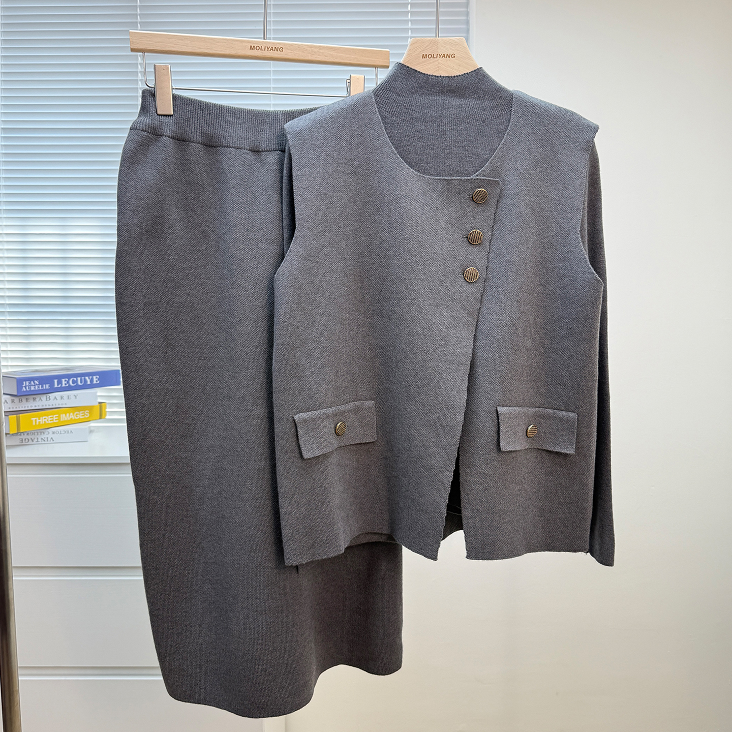 中年妈妈装秋套装女2025新款宽松中老年时尚女装半身裙秋冬三件套