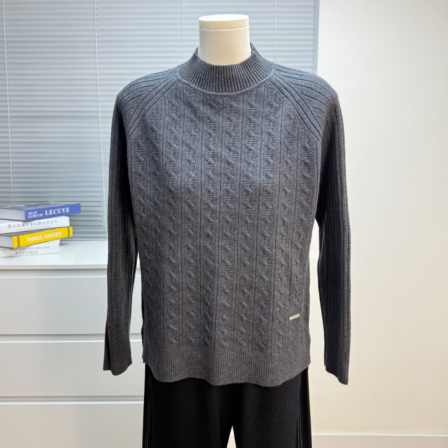 中年妈妈装秋冬加厚毛衣女2025新款中老年女半高领上衣针织打底衫