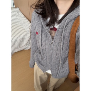 此外 连帽麻花针织开衫女2026春季新款韩版学院风毛衣外套慵懒风