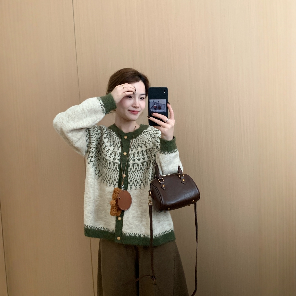 此外圆领提花撞色针织开衫