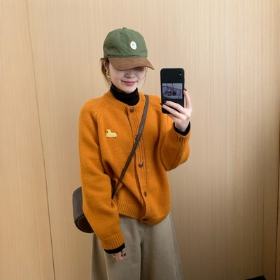 此外 圆领拉链小狗图案针织开衫女2025冬季新款减龄保暖毛衣外套