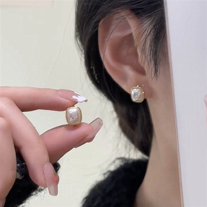 简约白色珠珠耳扣女气质轻奢时尚