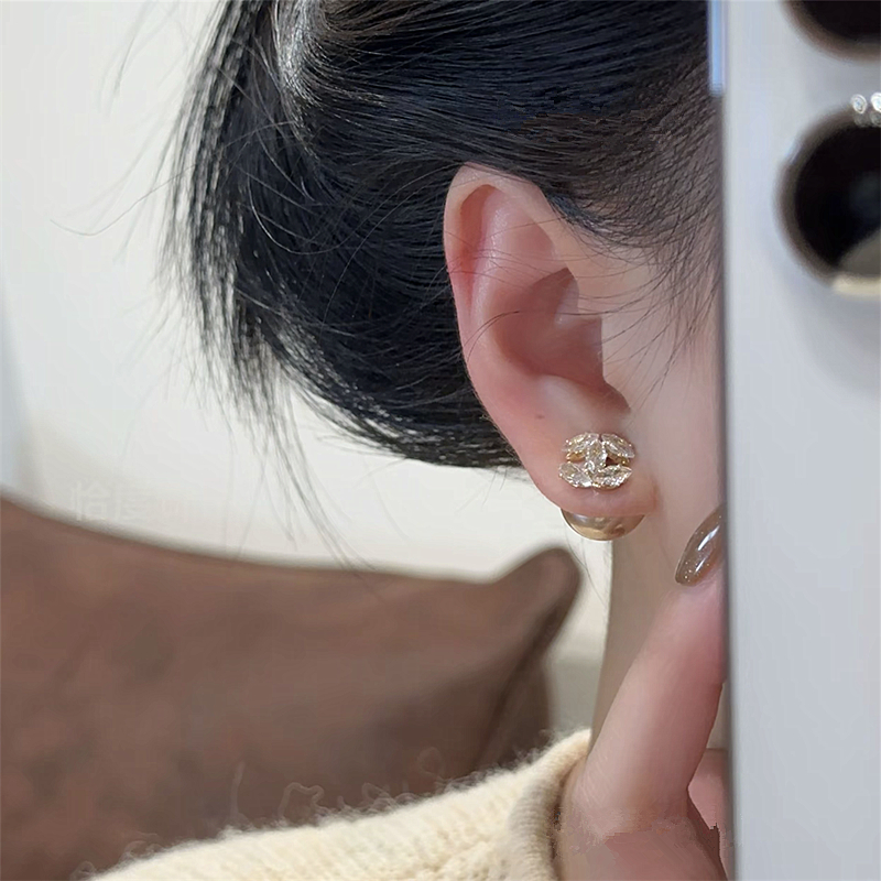 925银针香槟色锆石字母珍珠耳钉一款多戴设计精致气质名媛风耳饰