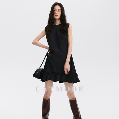 黑色无袖收腰显瘦A字连衣裙