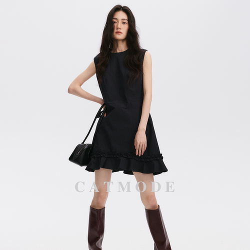 黑色无袖收腰显瘦A字连衣裙