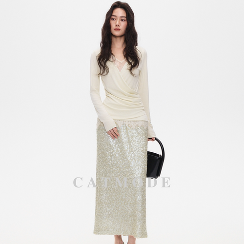 V领蕾丝拼接长袖上衣+亮片半身裙