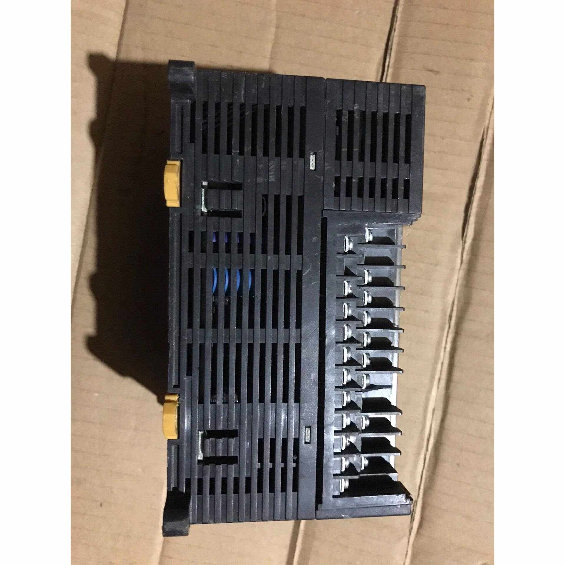 标价是空箱-CP1E-N40DR-DPLC，拆机的，通电正常，有磕议价