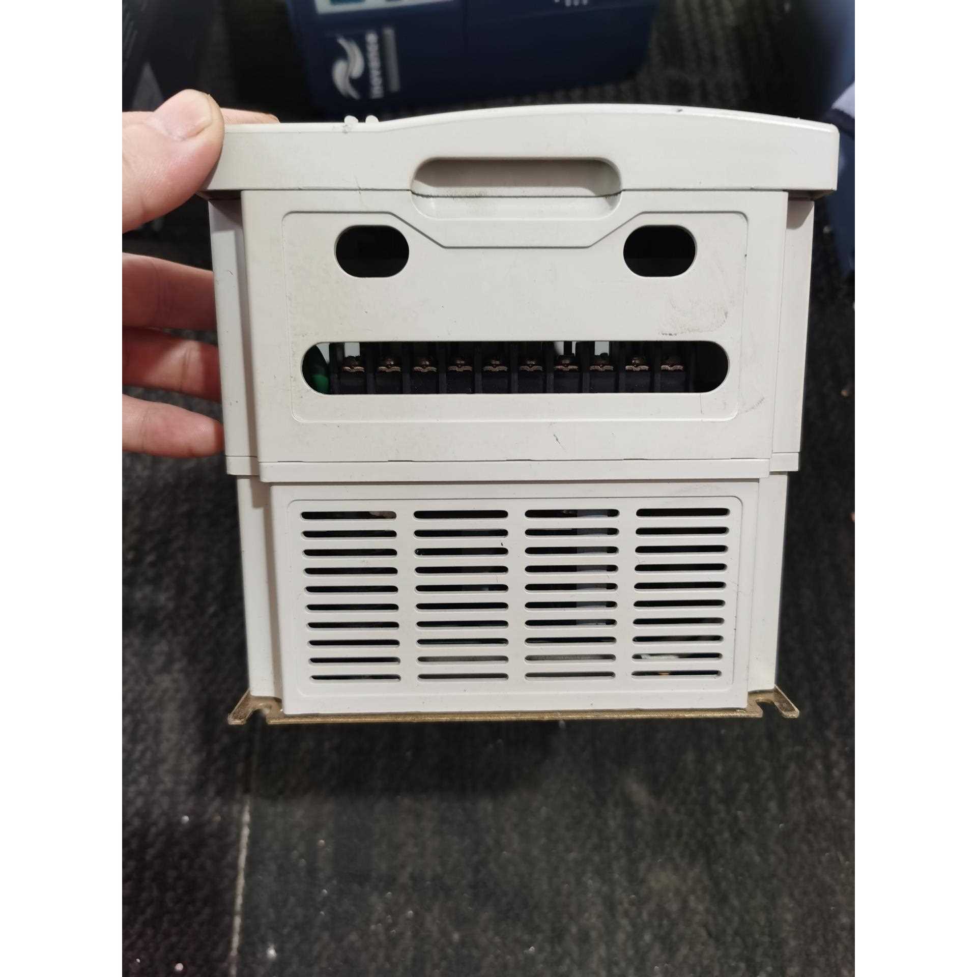 标价是空箱-二手拆机易能变频器EDS1000系列议价