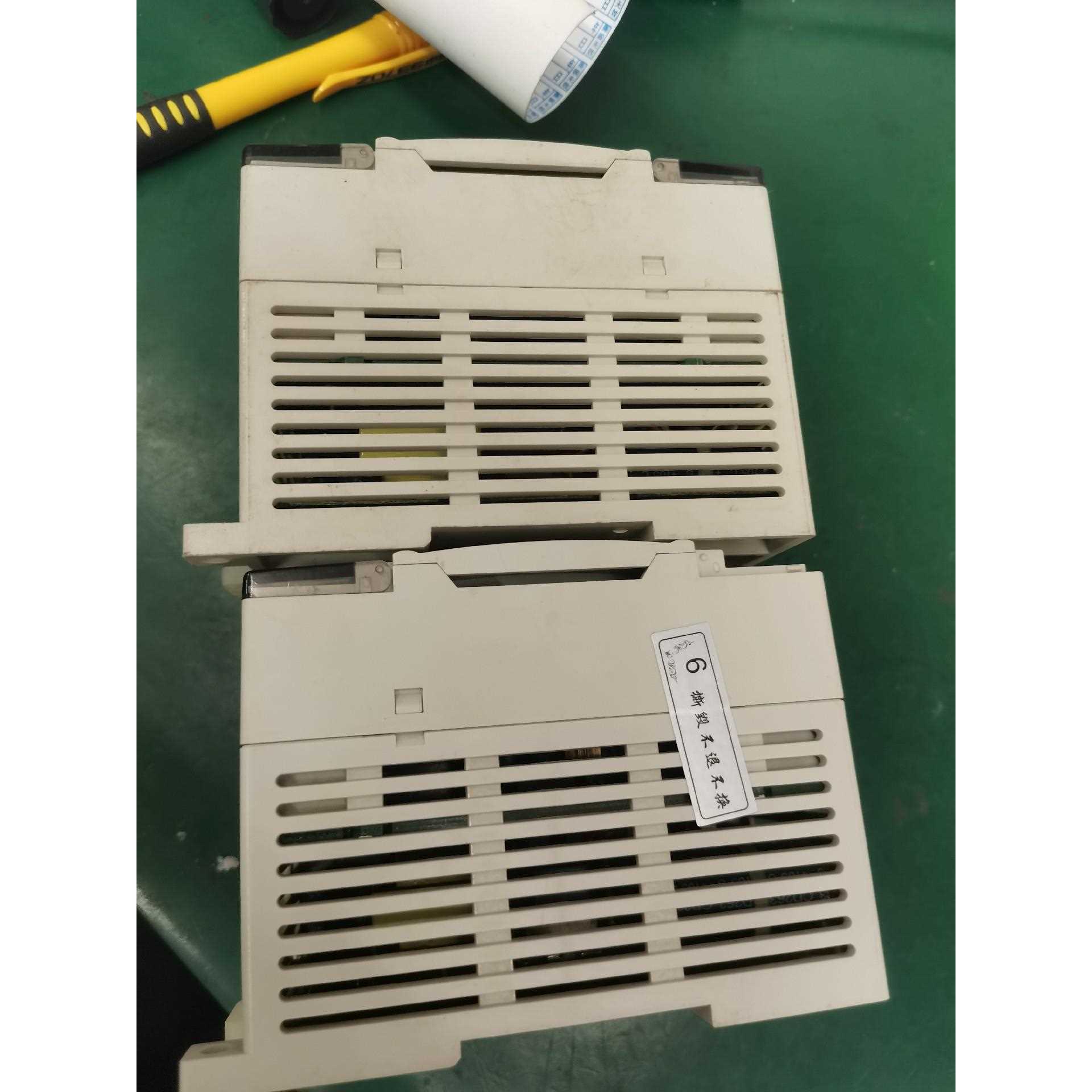 标价是空箱-信捷PLC，XC1-10R-E实图拍摄，功能正常，180一个议价