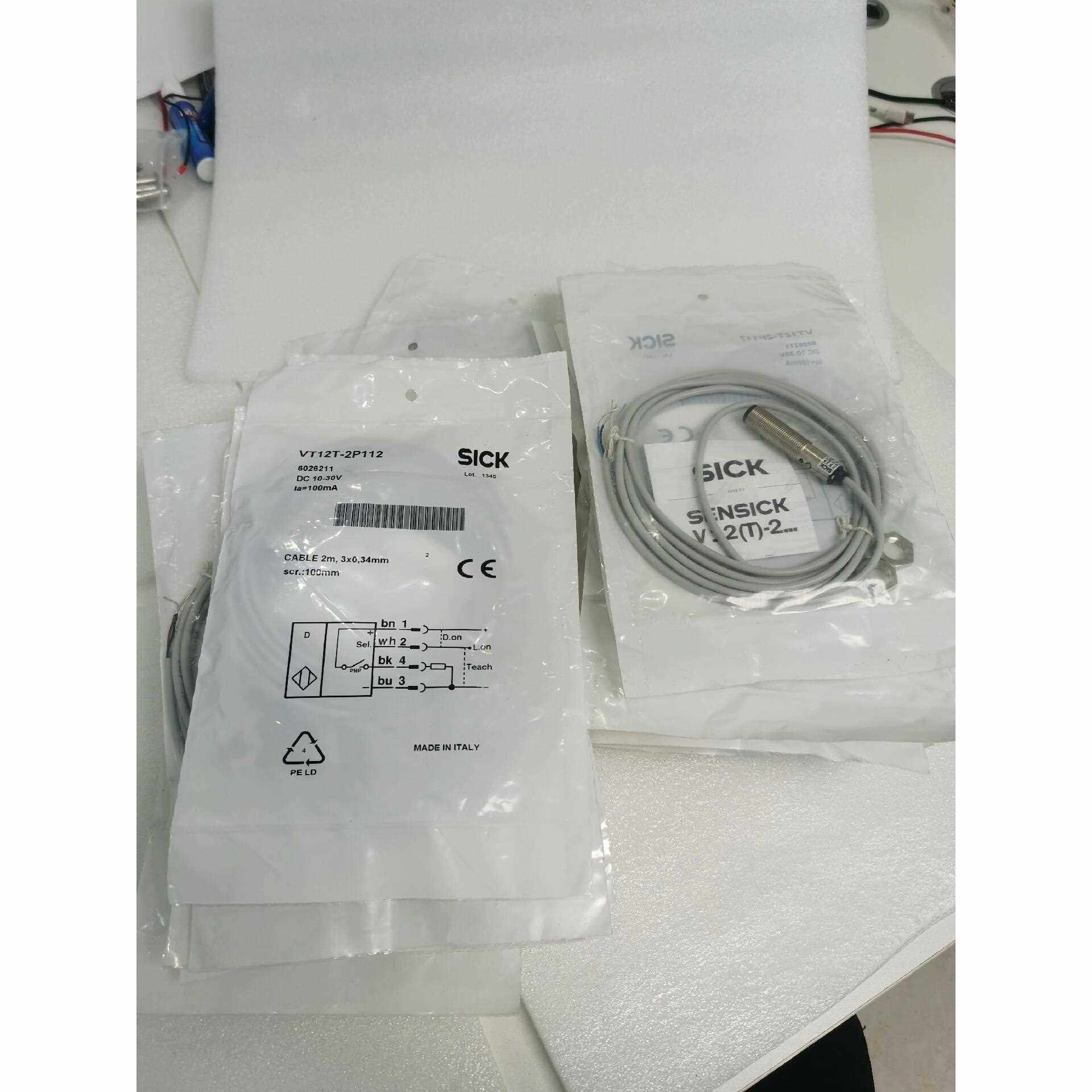 标价是空箱-西克传感器VT12T-2P112议价