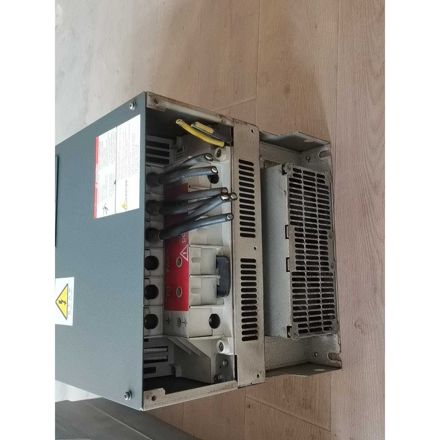 标价是空箱-施耐德ATV61HD45N4Z/丹佛斯301/45KE功能正议价