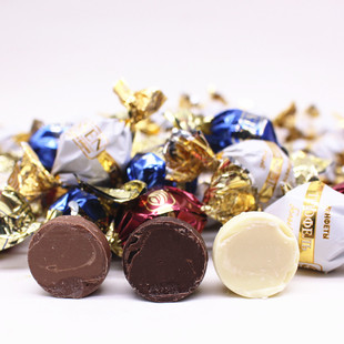 俄罗斯进口巧克力球糖经典牛奶夹心松露白巧克力糖果散装零食年货