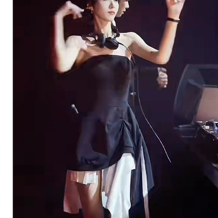 黑色抹胸露背连衣裙女夏新款设计感小众修身显瘦拼接不规则中长裙