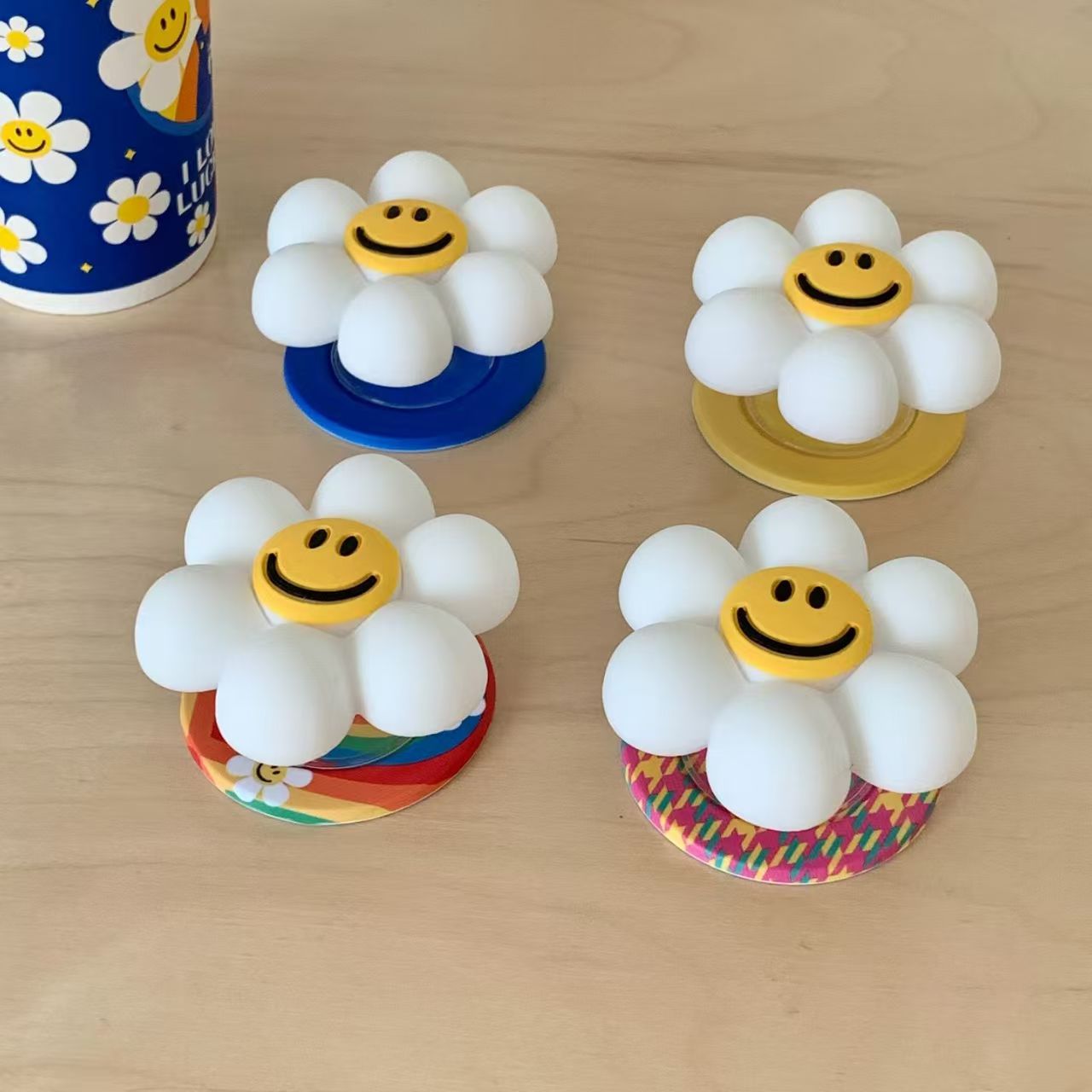 创意硅胶笑脸雏菊适用Magsafe磁吸手机支架可伸缩折叠强力气囊女