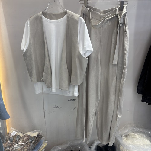 高端欧货2026年春夏新款圆领短袖T恤马甲半松紧弯刀裤时尚套装女