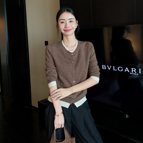 秋冬新款女士圆领针织开衫假两件