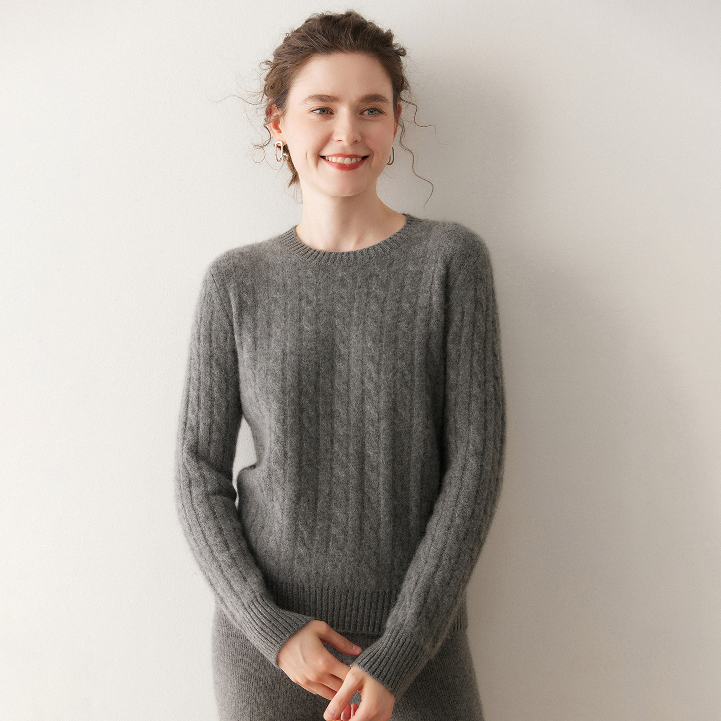 如沐春风`2026春秋简约圆领麻花羊绒针织衫女套头毛衣羊毛打底衫