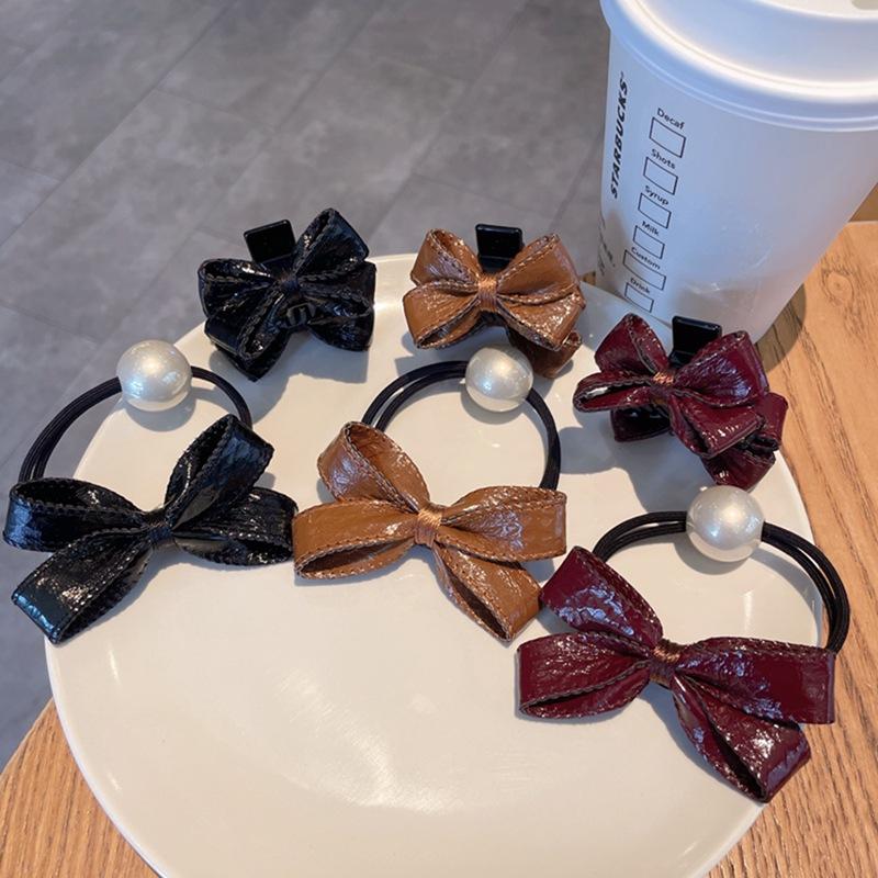 高级感复古皮质蝴蝶结抓夹发圈轻奢珍珠发圈高弹力发绳发卡发饰