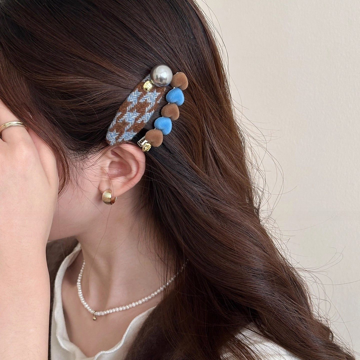 高级感爱心撞色侧边夹前额发卡