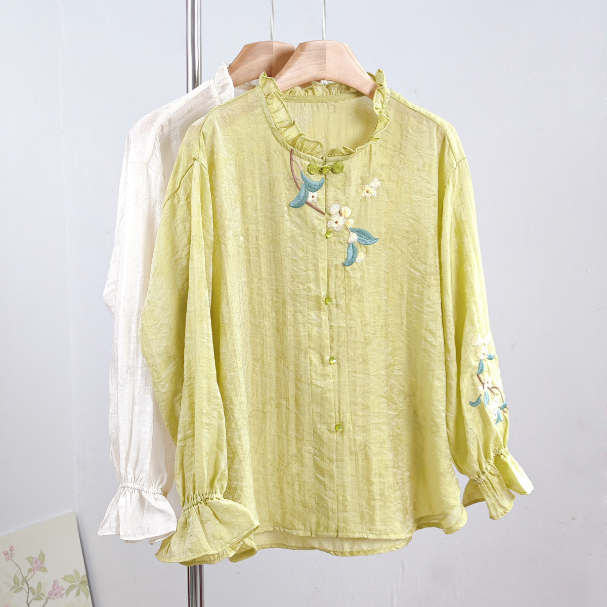新中式刺绣花长袖衬衫女薄款盘扣荷叶边立领国风宽松设计感上衣夏