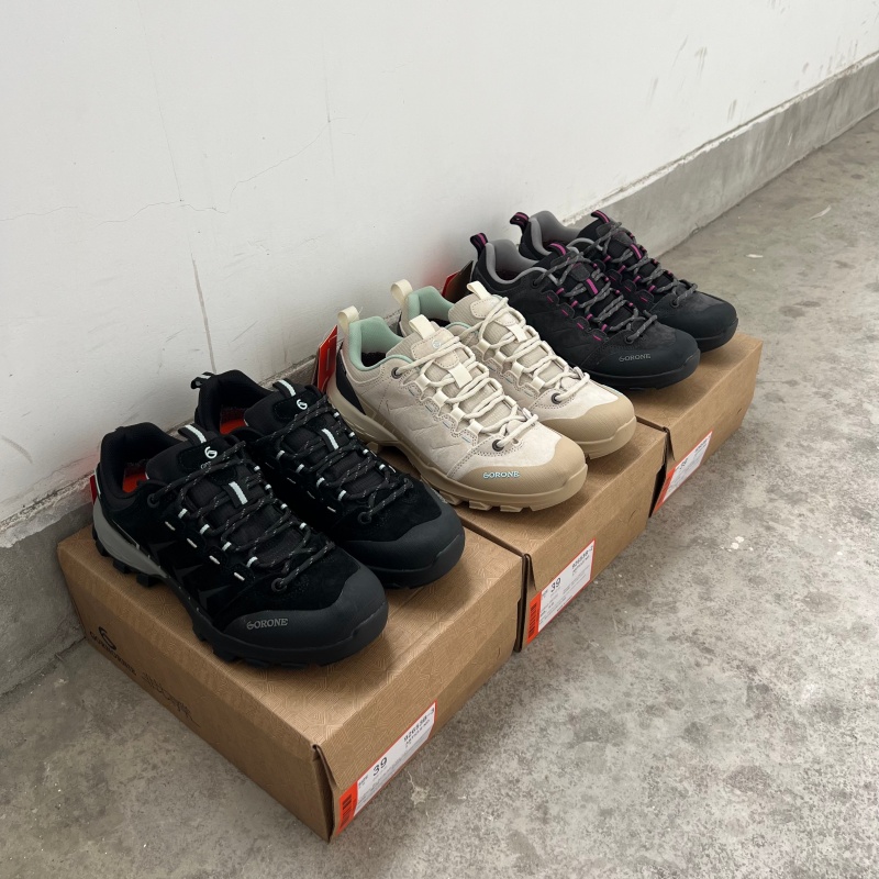 哥罗尼户外登山鞋秋冬防水防滑耐磨减震越野徒步鞋女士休闲运动鞋