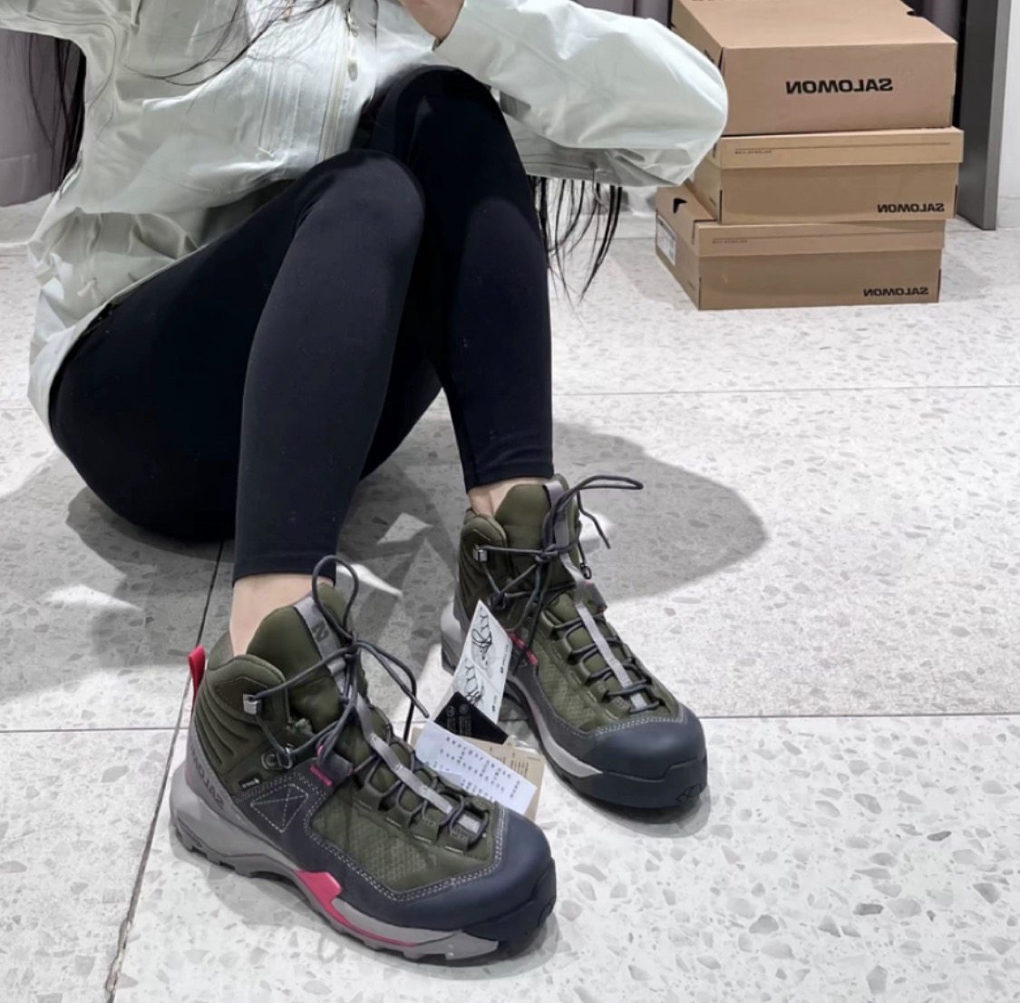 salomon萨洛蒙户外女款防水抓地中帮徒步鞋XULTRA ALPINE MID GTX,户外/登山/野营/旅行用品,登山鞋/徒步鞋,淘宝优惠券,粉丝福利购,淘宝优惠卷