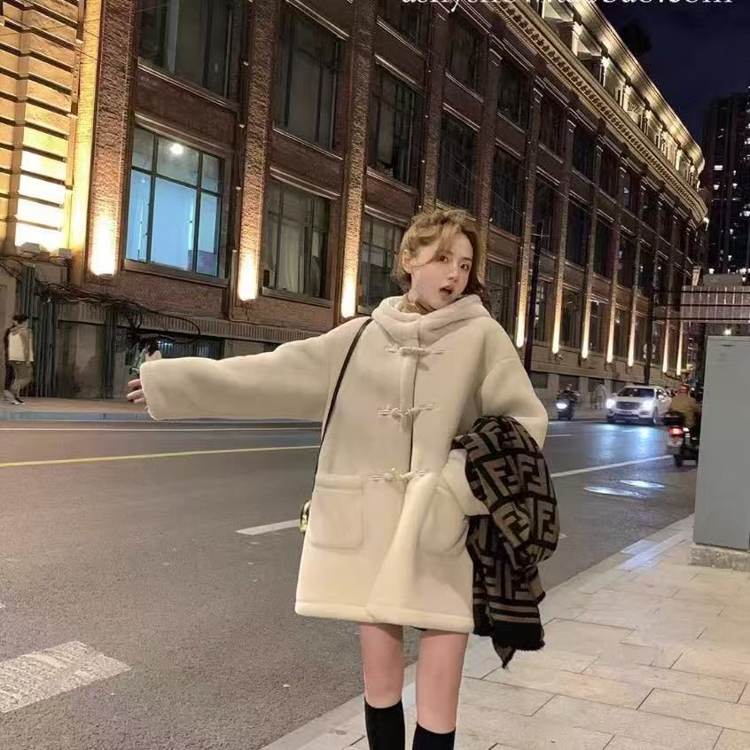 秋冬季羊羔绒连帽大衣一体外套女