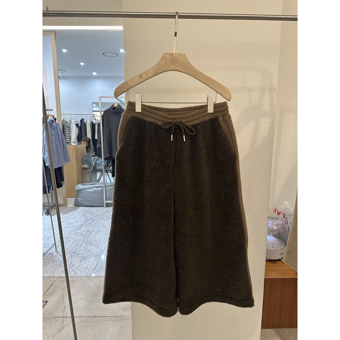 八1205韩国东大门运动短裤区4521858冬款学院新款精致直邮街头