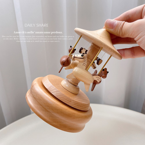 木质旋转小火车音乐盒八音盒手工生日礼物送男女生婴儿童创意礼物