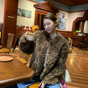 环保仿托卡半卷羊毛皮草皮毛一体两穿外套 双面泰迪 PROJECT
