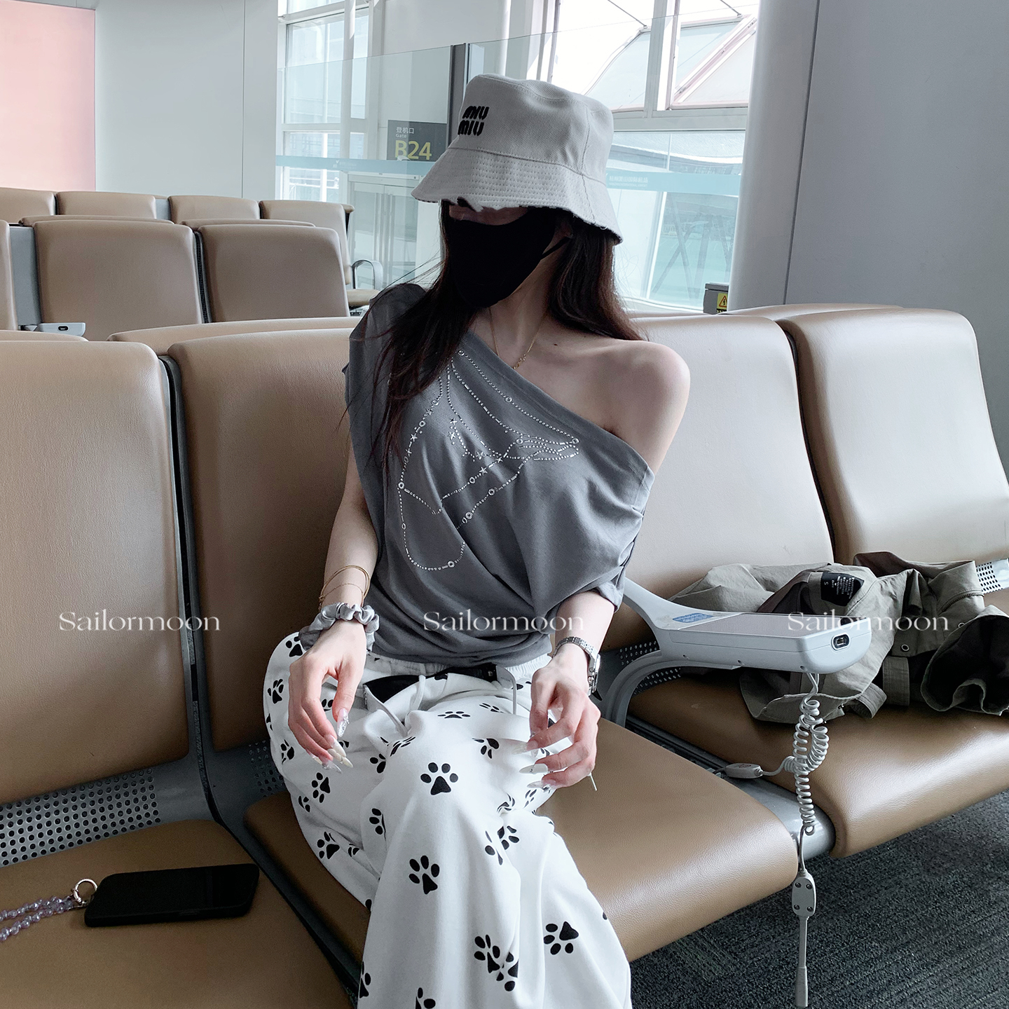 F PROJECT 淡人天菜 项链图案铆钉荡领一字肩修身斜肩短袖T恤女夏