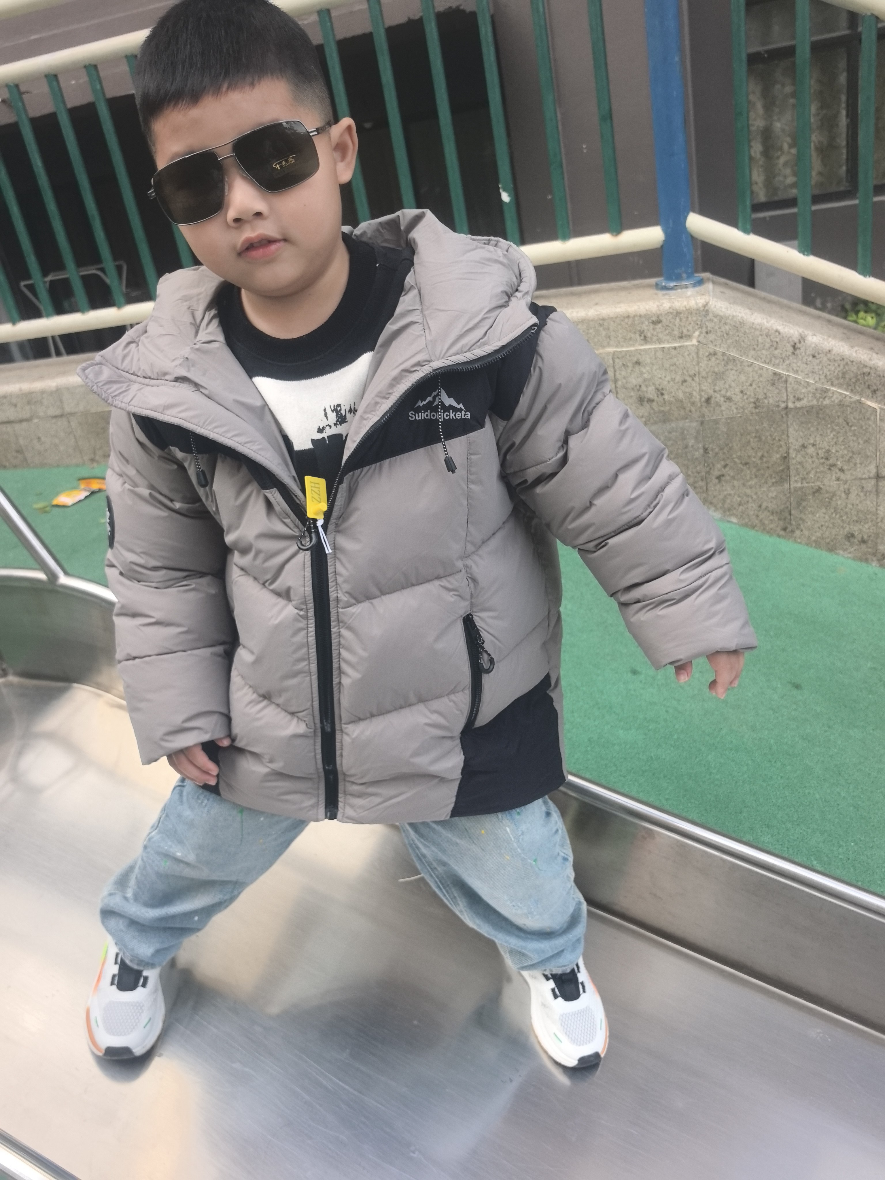 男童女童羽绒服2025儿童洋气羽绒服