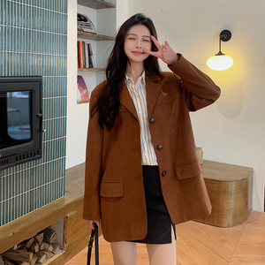 新款！2025春季咖色牛皮绒小西装外套女123-2501-P155-K218,咖色系服装搭配效果图片