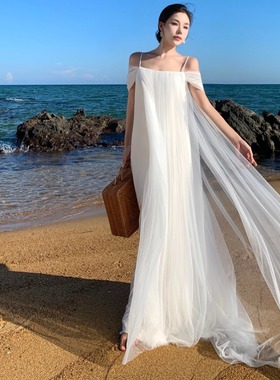 法式绝美一字肩连衣裙小众轻纱礼服晨袍沙滩裙女海边度假超仙白色
