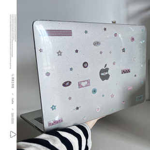 ins韩风镭射草莓音符2025款适用macbookair保护壳13.6寸m4苹果macbookpro套15笔记本电脑14寸16键盘膜air透明