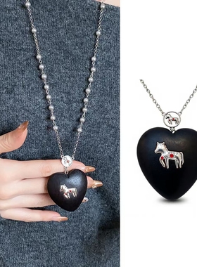 小马爱心珍珠项链女长款毛衣链轻奢高级感卫衣装饰配饰2026新款潮