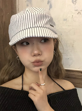 适合比较日系白色条纹软顶棒球帽