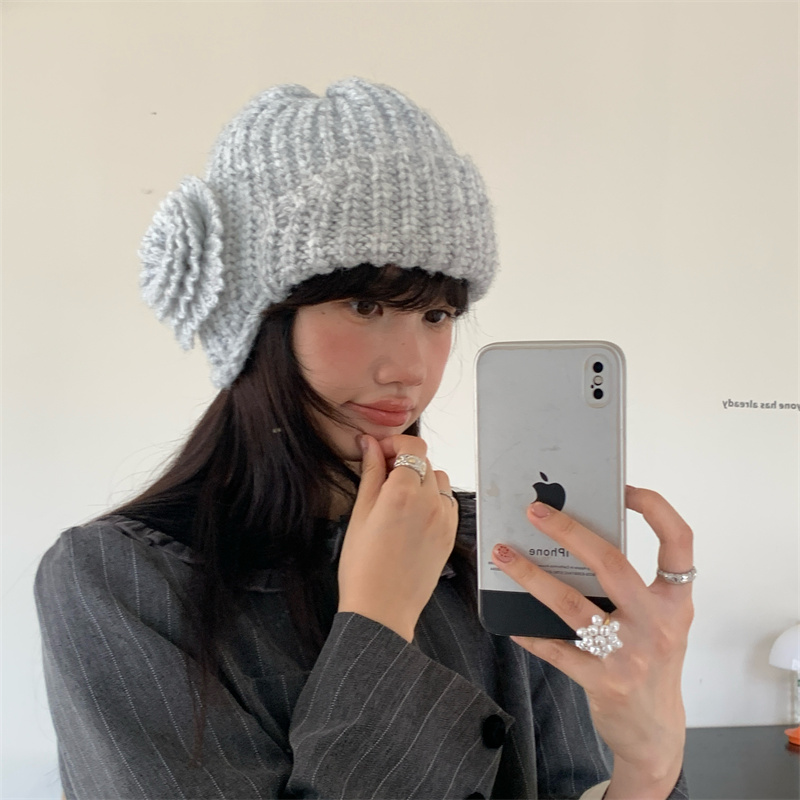 韩国订单侧面大花朵护耳针织帽女