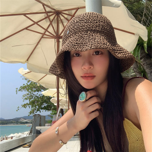 慵懒度假风咖色草编渔夫帽可卷边