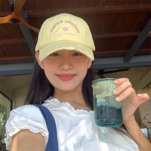 赵露思同款果酱红磨边刺绣棒球帽