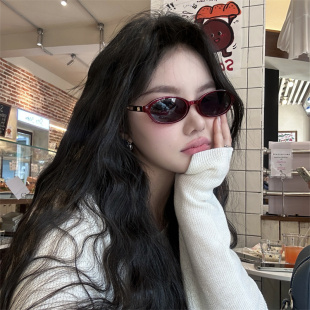 复古猫眼椭圆墨镜女Y2K辣妹街拍酒红色太阳镜小脸潮 小框 美式