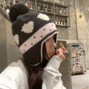 【莓有烦恼】韩版爱心草莓提花护耳针织帽冬天保暖加厚毛球雷锋帽