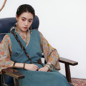 绮梦 国风交领复古上衣长裙女 小众中式春秋藏族服饰两件套西藏服